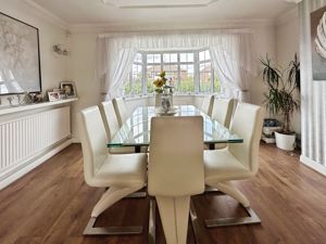 Dining Room- click for photo gallery